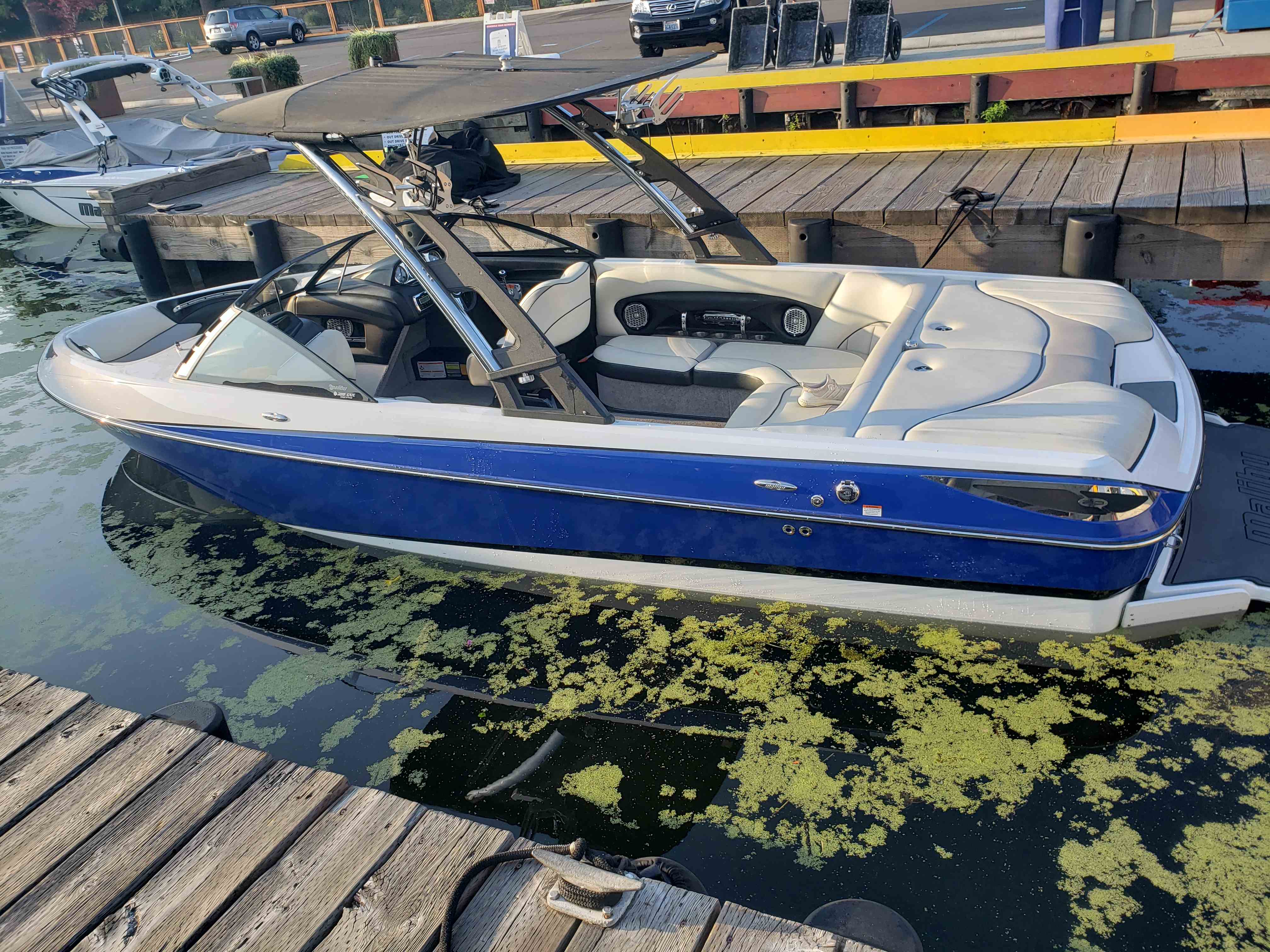 2013 Malibu 23 LSV *Very Low 180 HOURS* WAKESETTER Icon